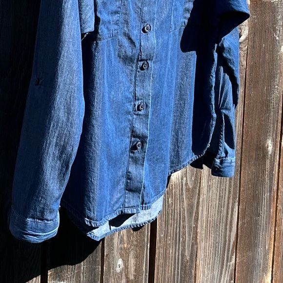 Dip blue button down top size small - Picture 4 of 17